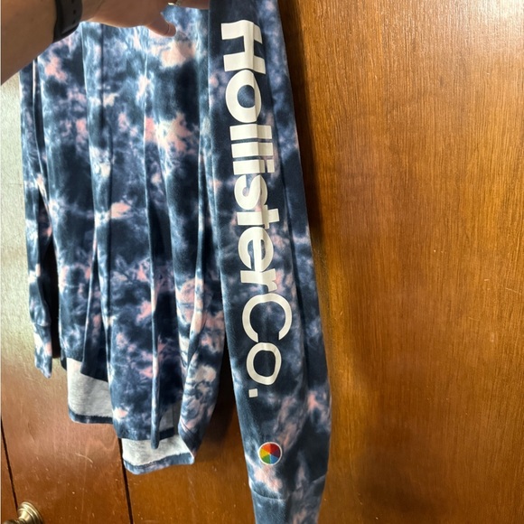 Hollister Blue and Pink Tie-Dye Long Sleeve T-Shirt. NWOT - Picture 2 of 4